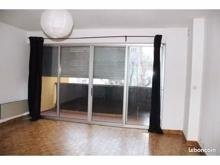 studio 1 pièce 31 m²