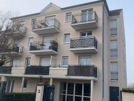 studio meublé 20m2  avec parking - à chennevières - résidence au calme