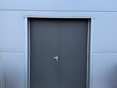 entrepôt / local / box de stockage