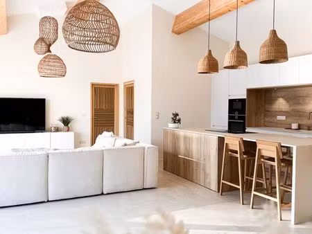 maison individuelle meublée avec jardin et piscine