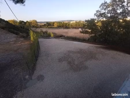 terrain de stockage