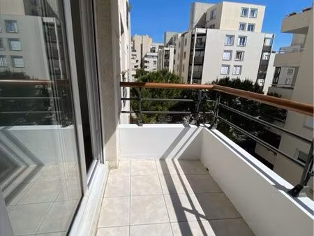 studio avec terrasse – quartier richter / port marianne
