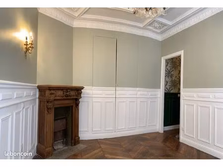 location 2 pièces parquet moulures cheminée paris 20e
