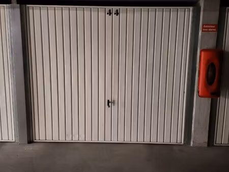 garage - box fermé - parking
