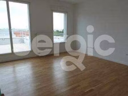 location appartement 3 pièces à angers capucins verneau (49000) : à louer 3 pièces / 63m² 