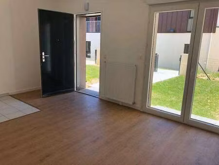 location appartement 3 pièces à couëron (44220) : à louer 3 pièces / 55m² couëron