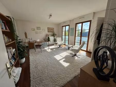 location bureaux et commerces à vitré (35500) : à louer / 45m² vitré
