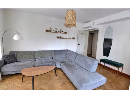 location appartement  m² t-4 à marseille 5  1 420 €