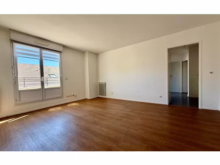 location appartement  56.83 m² t-3 à noisy-le-grand  1 161 €