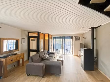 très belle maison mitoyenne en parfait état de 240 m2