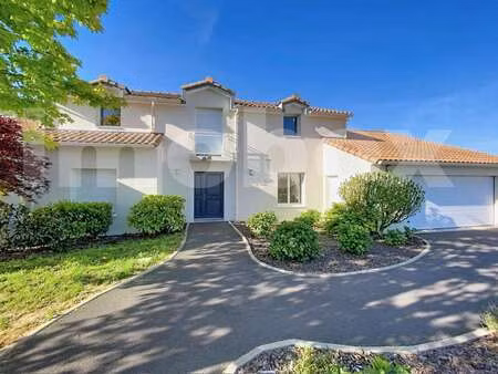 vente maison à oudon (44521) : à vendre / 258m² oudon