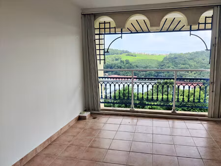 location appartement 3 pièces  62.17m²  fort