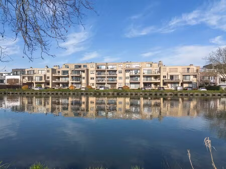 exclusief appartement van 250 m² met panoramisch zicht op de vaart.