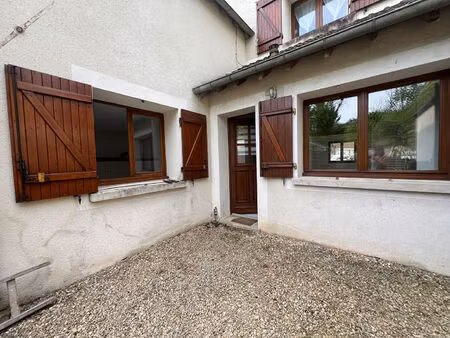 appartement f3 avec extérieur  garage et stationnement