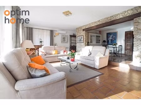 aix-en-provence – propriété familiale et multi-usages de 360 m² avec piscine et espaces in