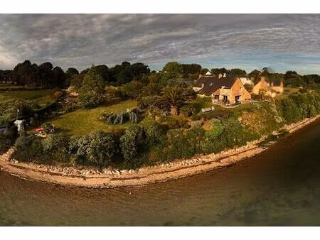 propriété d'exception en bord de mer  golfe du morbihan