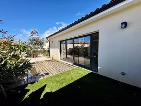 villa f3 standing avec garage et jardin