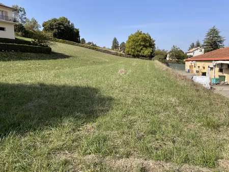 terrain à bâtir de 880m2 à pavie