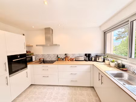 appartement t4 à vendre à ferney-voltaire 85 m2 avec 3 cha