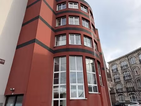 appartement 1 pièce dans résidence étudiante.