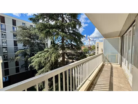 appartement p4 de 84 7 m² avec terrasse  cave et ascenseur ? résidence l'occident