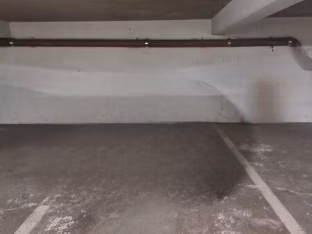 parking proche port de plaisance