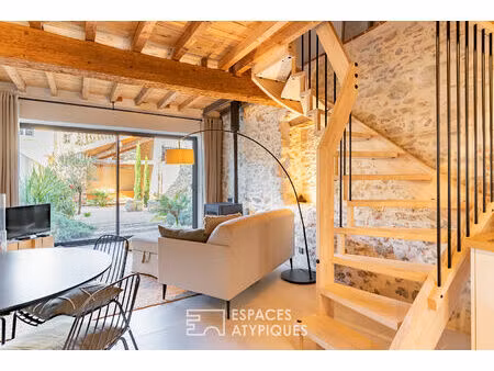 maison de caractère rénovée avec jardin au coeur de la circulade de bram