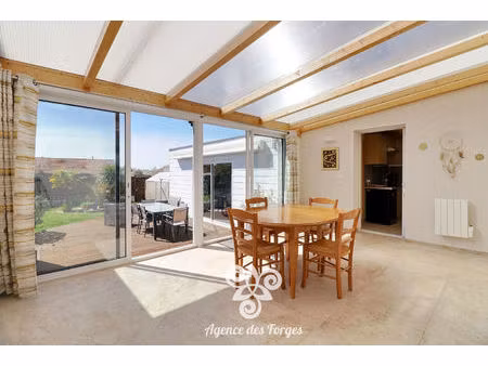 maison de plain-pied de 203m² - 4 chambres + bureau - le landreau