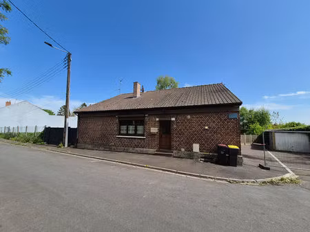 plain pied + terrain constructible à usage commercial / industriel