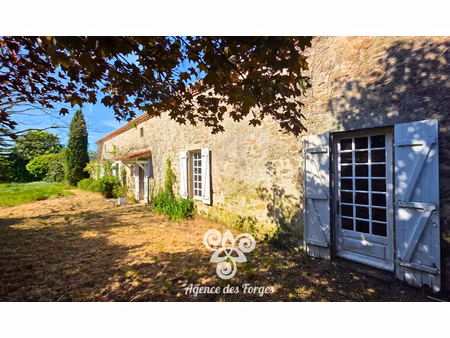 longère en pierre 233m² / 2726m² de terrain / garage / dépendances