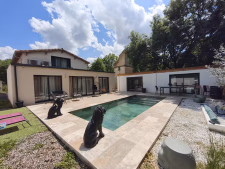 maison t4 de 175 m2 entièrement rénovée avec piscine en pier