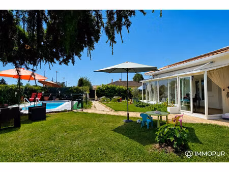 maison individuelle de plain pied avec piscine
