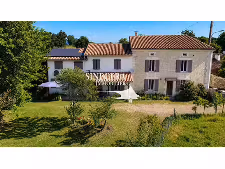 maison en pierre avec terrain de 2 hectares