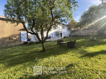 belle maison familiale avec vaste jardin