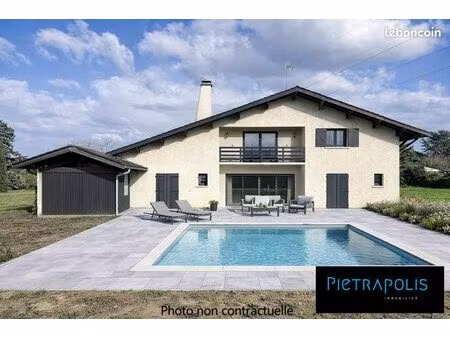 maison 8 pièces 309 m²