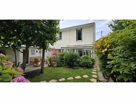 maison 4/5 pièces de charme avec jardin et dépendances