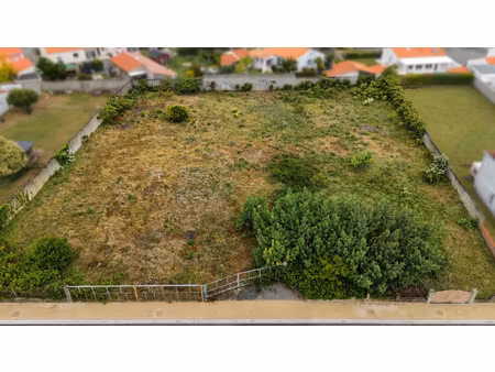 terrain de 3 182 m² - centre-ville de machecoul