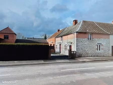 maison en pierre bleue à vendre