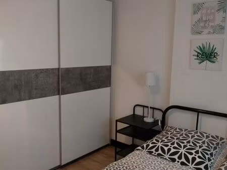 joli t2 meublé face isen prox super u keredern
