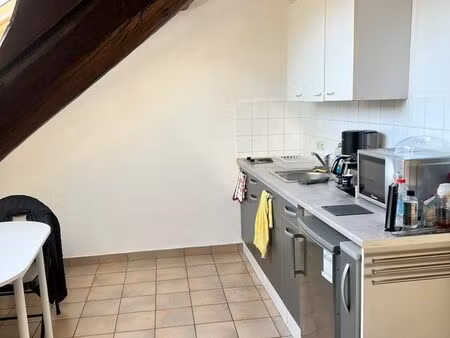 t2 sous comble : belle luminosité