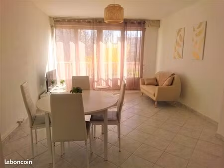 t3 rénové meublé – idéal 2 amis – métro d + parc à 2 min