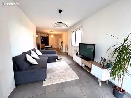 t3 rénové – 62 m² – terrasse  parking  cave – quartier garibaldi