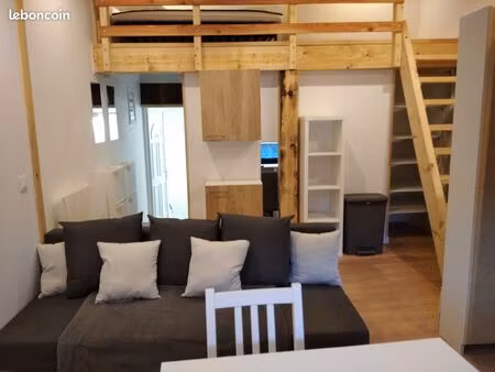 appartement rénové et meublé à neuf en centre-ville saint maximin (proche aix en provence)