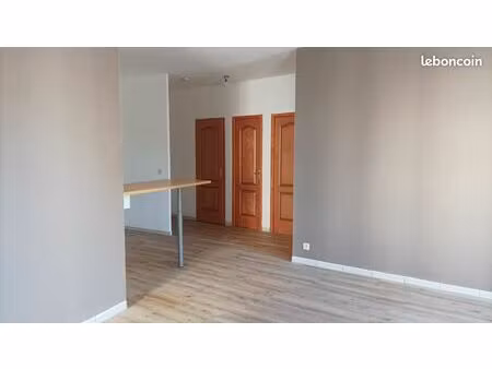 appartement f3 saint-pierre-du-champ 43810