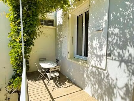 t3 meublé neuf + balcon + dépendance – lumineux