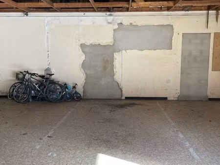 box dans garage fermé