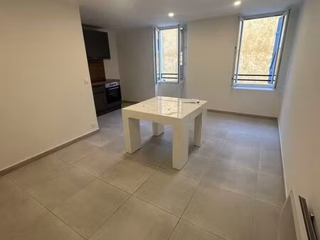 location t2 rénové – 40 m² – centre-ville gardanne