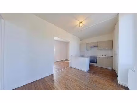 location maison 3 pièces 67m² montamise 86360