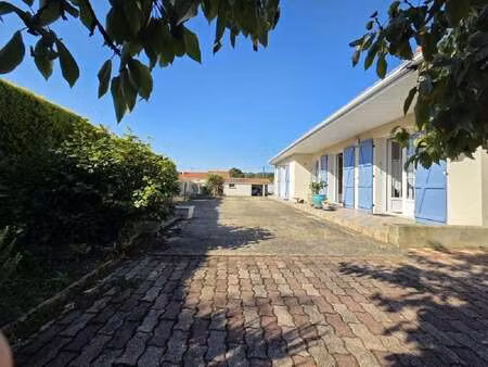 vente maison aux sables-d'olonne (85100) : à vendre / 90m² les sables-d'olonne