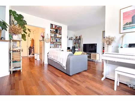 appartement courbevoie 3 pièces indépendant charras transports commerces terrasse dpe d te